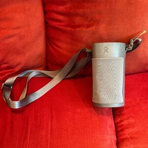 Hydro Flask blue Gray Bottle Carrier with Strap